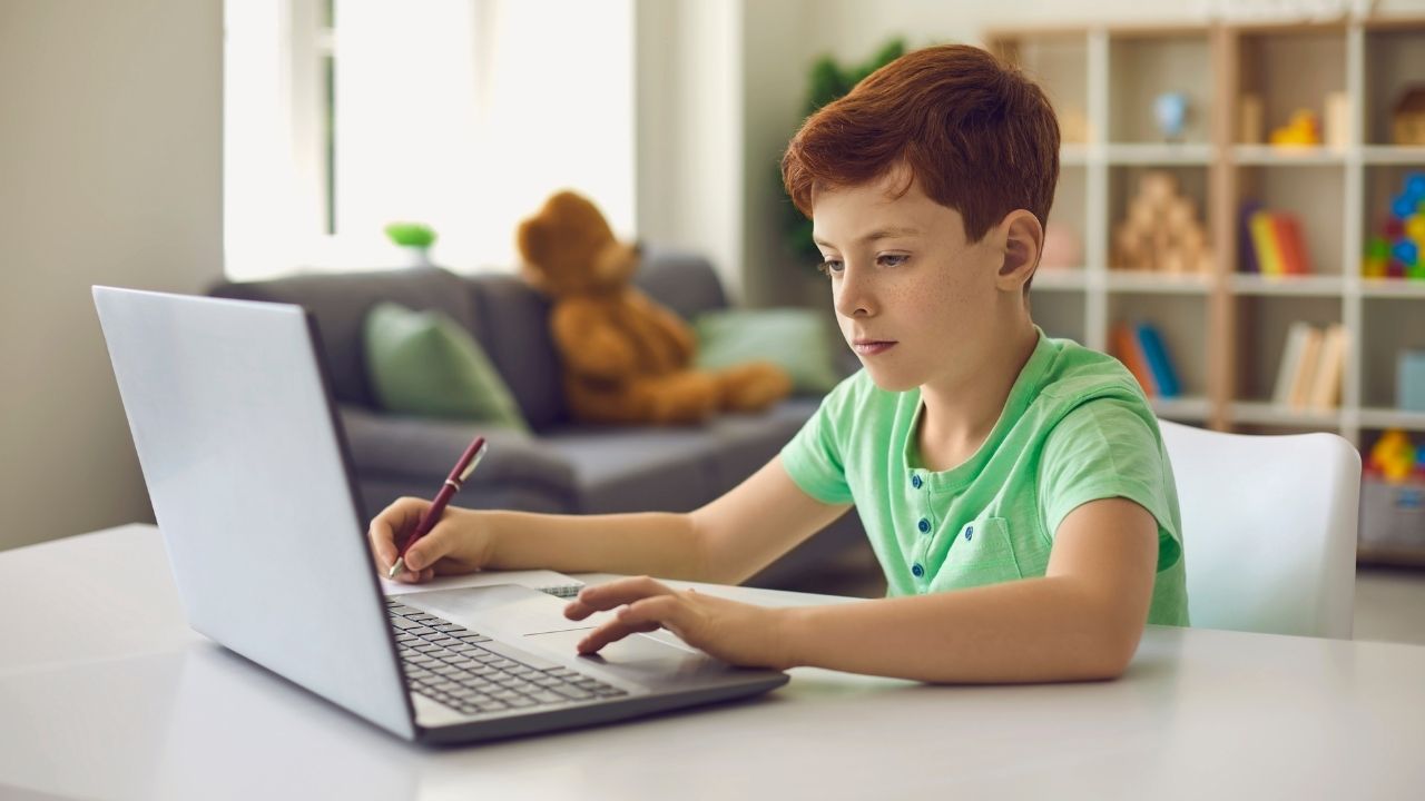 How Can Online Homework Help Services Benefit Students?